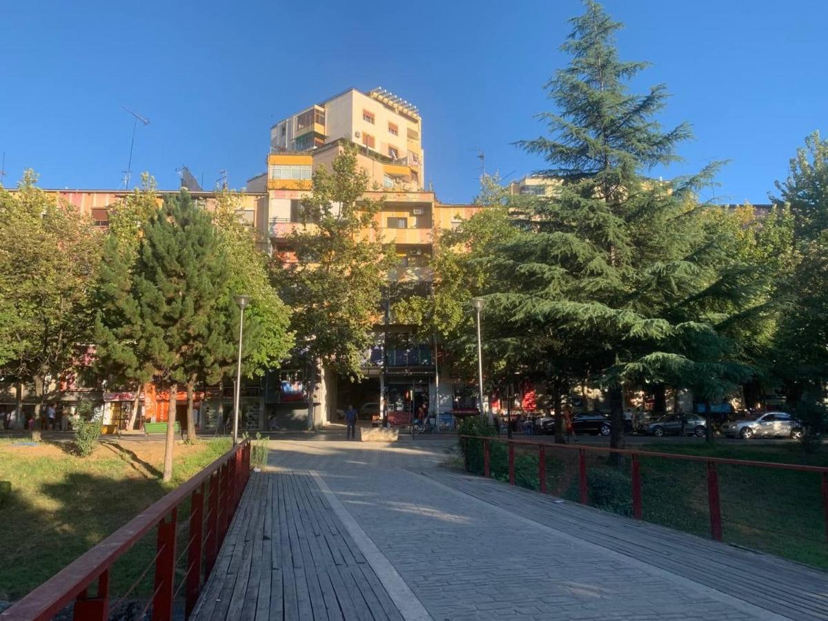 Kristi'S Apartment In The Heart Of Tirana Eksteriør billede